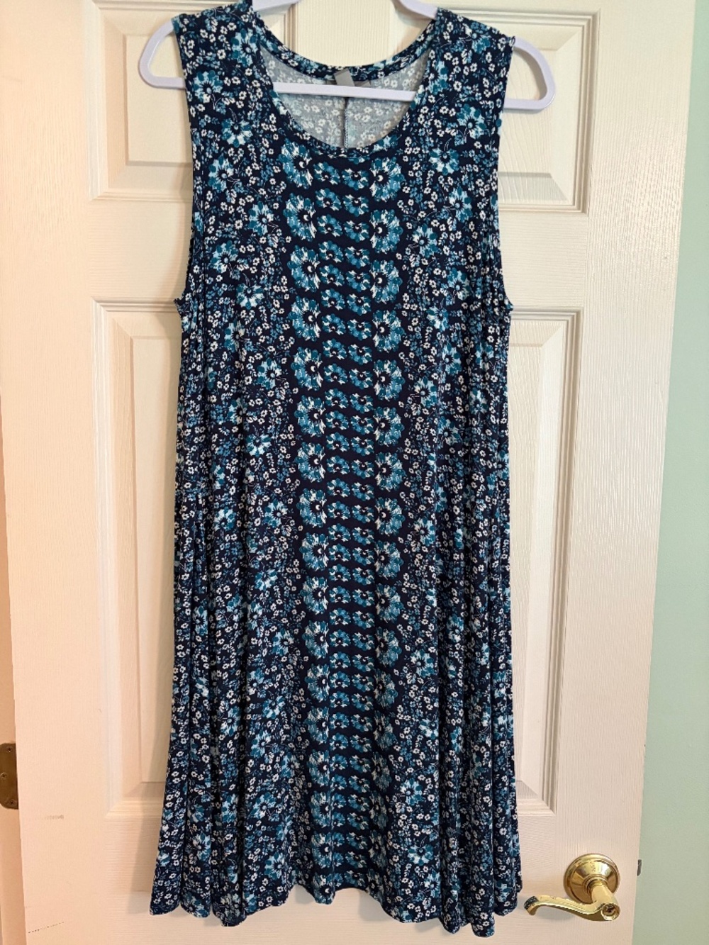 Sleeveless Swing dress